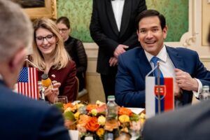 REŠPEKT A SPOLOČNÉ ZÁUJMY: ROBERT FICO ROKOVAL S MINISTROM ZAHRANIČNÝCH VECÍ USA...