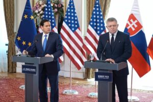 TK predsedu vlády SR R. Fica a ministra zahraničných vecí USA M. Rubia po spoloč...