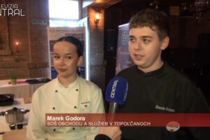 Mesto Topoľčany: Tohtoročný národný týždeň manželstva sme trochu okorenili kulinárskym podujatím Varenie s láskou, ktoré sme zorganizovali v spolupráci s HYZA Pravé slovenské kurča a šéfkuchárom Martin Korbelič .