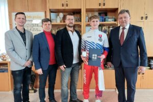 Mesto Liptovský Mikuláš: Máme majstra Európy   Volá sa Richard a je ďalším hrdým zástupcom karatistickej rodiny Turčaníkovcov, ktorá dlhodobo robí skvelé meno nášmu mestu na medzinárodných súťažiach