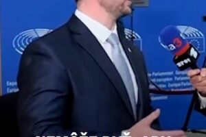 DOKEDY SA BUDÚ NAĎOVIA VYSMIEVAŤ ĽUĎOM DO TVÁRE