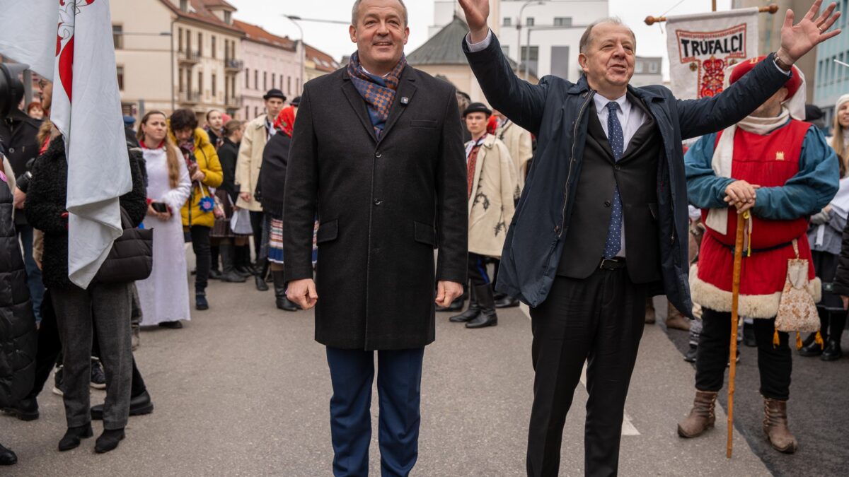 Mesto Trenčín: Sobotné dopoludnie sa nieslo v znamení tradícií.