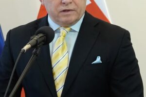 Robert Fico: Pokiaľ si Zelenský myslí, že vydieranie Slovenska ropou priblíži Uk...