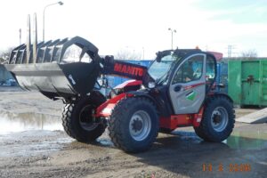 Mesto Levice: Nový pomocník na zbernom dvore – teleskopický nakladač, ktor...