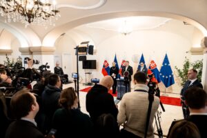 VLÁDA POSKYTNE SLOVNAFTU NÚDZOVÉ ZÁSOBY ROPY ZO ŠTÁTNYCH HMOTNÝCH REZERV