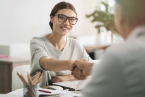 Úrady práce hlásia mierne zhoršenie. Nezamestnanosť medzimesačne stúpla o 0,33 p...