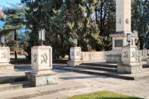 V Košiciach si pripomenuli výročie vypuknutia vojny na Ukrajine pri pomníku na N...