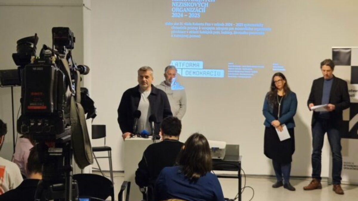 Mimovládky varujú pred „defundingom“, za dva roky prišli o 16 miliónov eur – VIDEO, FOTO