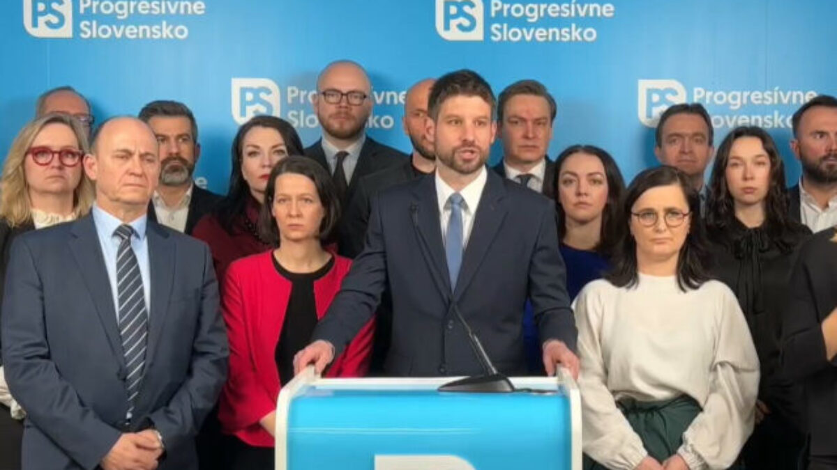 Ficova vláda nakazila Slovensko vírusom, progresívci predstavili „Kladivo na korupciu“ – VIDEO