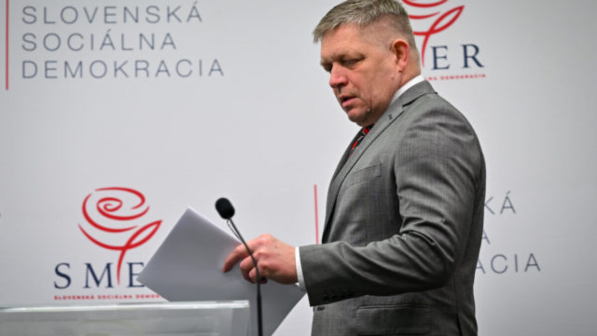 Voliči Smeru nepodporujú možný odchod Fica na Ústavný súd, obávajú sa o stabilitu vládnej koalície