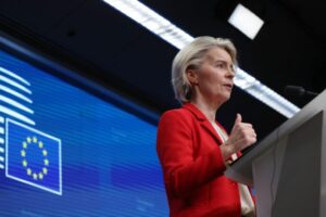 Experti vyzvali predsedníčku Európskej komisie na vedecky podloženú reguláciu ni...