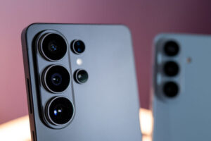 Predpredaj série Samsung Galaxy S26 pokračuje. Novinky prinášajú vyššiu ochranu ...