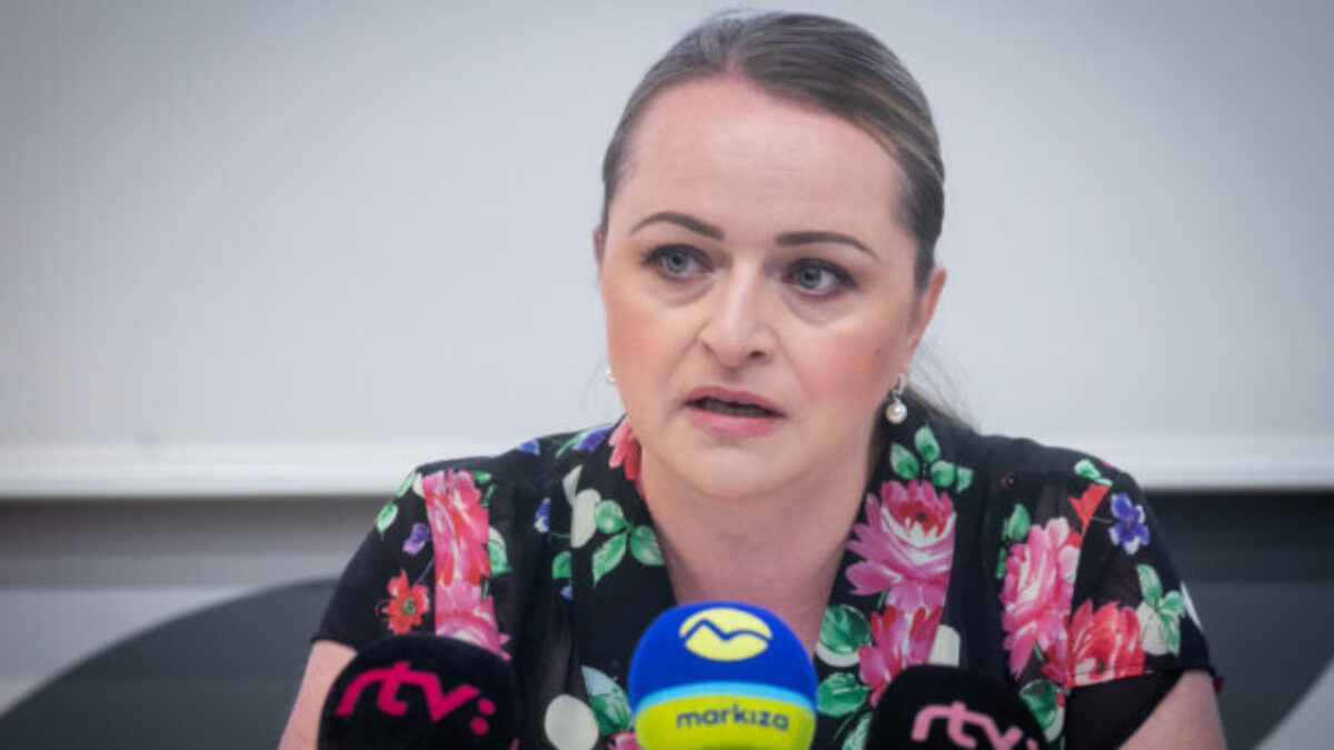 Stereotypy brzdia kariérny rast žien a pretrváva fenomén trestu za materstvo, upozorňujú odborári