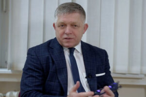 Zelenský nás podľa Fica permanentne poškodzuje, Slovensko sa nenechá donútiť zme...