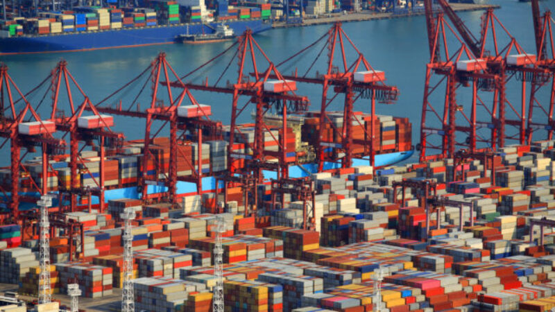 Čínsky export v prvých dvoch mesiacoch tohto roka prudko vzrástol