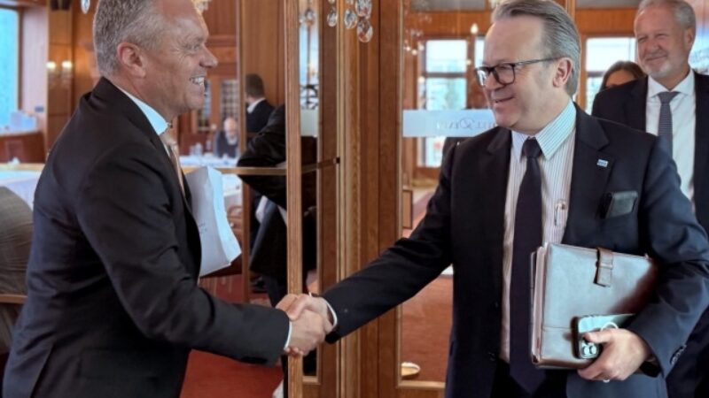 Slovensko potrebuje reformu fungovania štátu, zhodujú sa zástupcovia zamestnávateľov a kontrolórov – FOTO