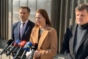 SaS kritizuje predražený nákup traktorov ministerstvom kultúry, podáva trestné o...