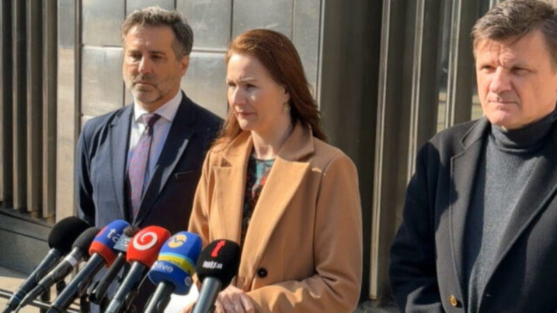 SaS kritizuje predražený nákup traktorov ministerstvom kultúry, podáva trestné oznámenie – VIDEO