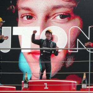 Chcelo sa mu plakať. Tínedžer Antonelli pretavil pole position do premiérového t...