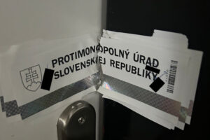 Penta Hospitals: Obrana procesných práv nie je šikana. PMÚ musí najprv vysvetliť...