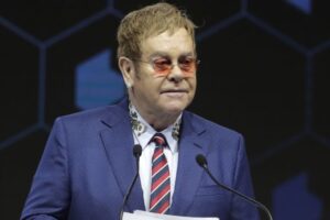 Britská vláda po kritike hudobníkov ustúpila od plánov v oblasti autorských práv...