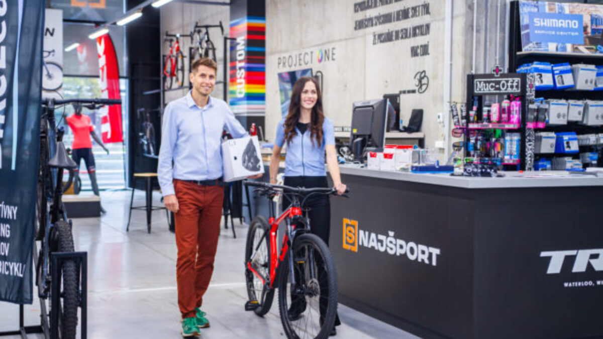 Veľká noc na bicykli: takmer 60 % slovenských rodičov športuje s deťmi na dvoch kolesách