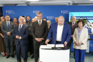 Huliak hovorí o zlyhaní fondu na podporu umenia, folklórne festivaly opäť zachra...