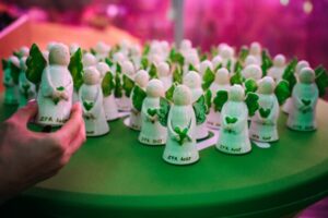 Vitamínové infúzie na pracovisku, hudobná miestnosť s klavírom a bubnami aj plná...