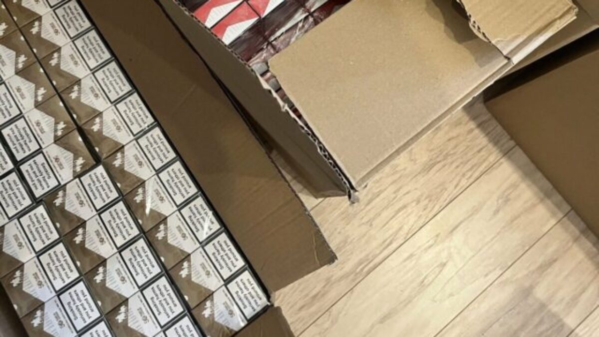 Pri akcii „Cooker“ v Košiciach zaistili colníci státisíce cigariet, ako aj lieh