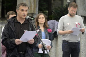 Útok na reportéra STVR Bradu nezostal bez odozvy, Asociácia európskych novinárov...