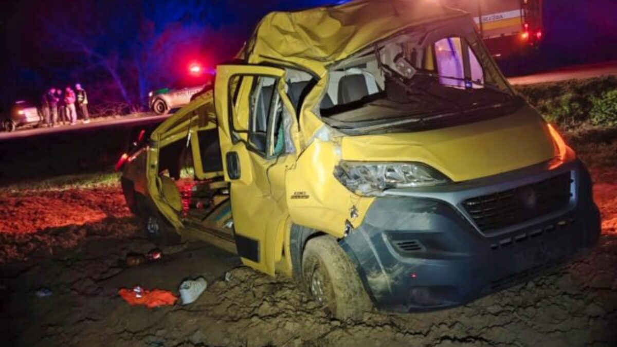 Medzi Dedinou Mládeže a Kolárovom došlo k tragickej nehode, pri ktorej zahynul 53-ročný muž