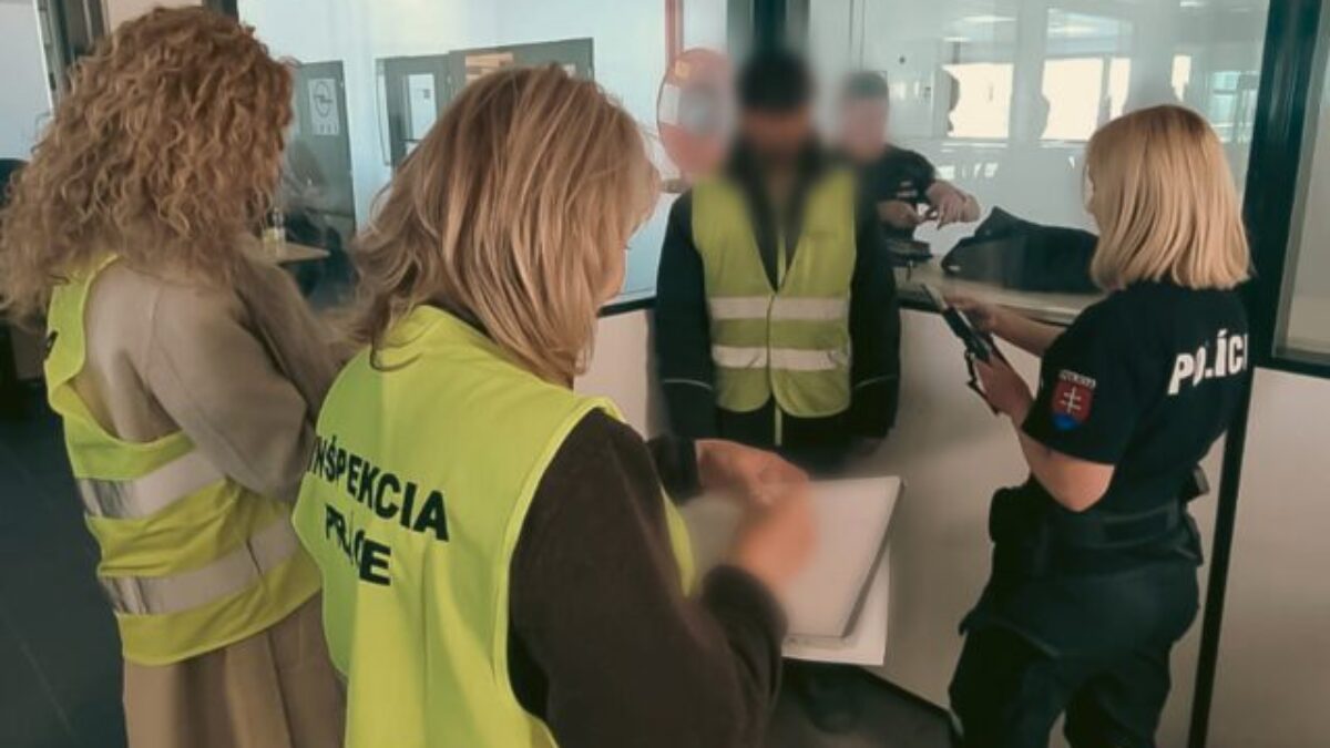 Polícia spolu s inšpektorátom práce odhalila v Trnave nelegálnu prácu cudzincov, vyhostila 13 ľudí