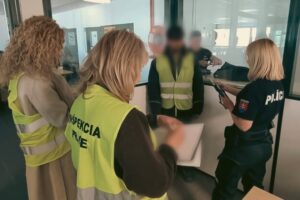 Polícia spolu s inšpektorátom práce odhalila v Trnave nelegálnu prácu cudzincov,...