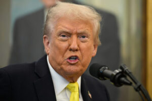 Známa osobnosť z hnutia MAGA reaguje na Trumpovu kritiku. „Je čas dať dedka do s...