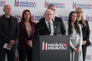 Právo na pravdu chce kúpele pre každého seniora ako 14. dôchodok. Peniaze sú, pr...