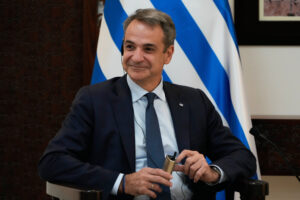 Grécky zástupca ministra odstúpil po obvineniach o jeho nedostatočnej kvalifikác...