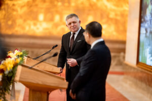 Priame lety aj jadro. Čo priniesla Ficova 30-hodinová návšteva Vietnamu? – VIDEO...