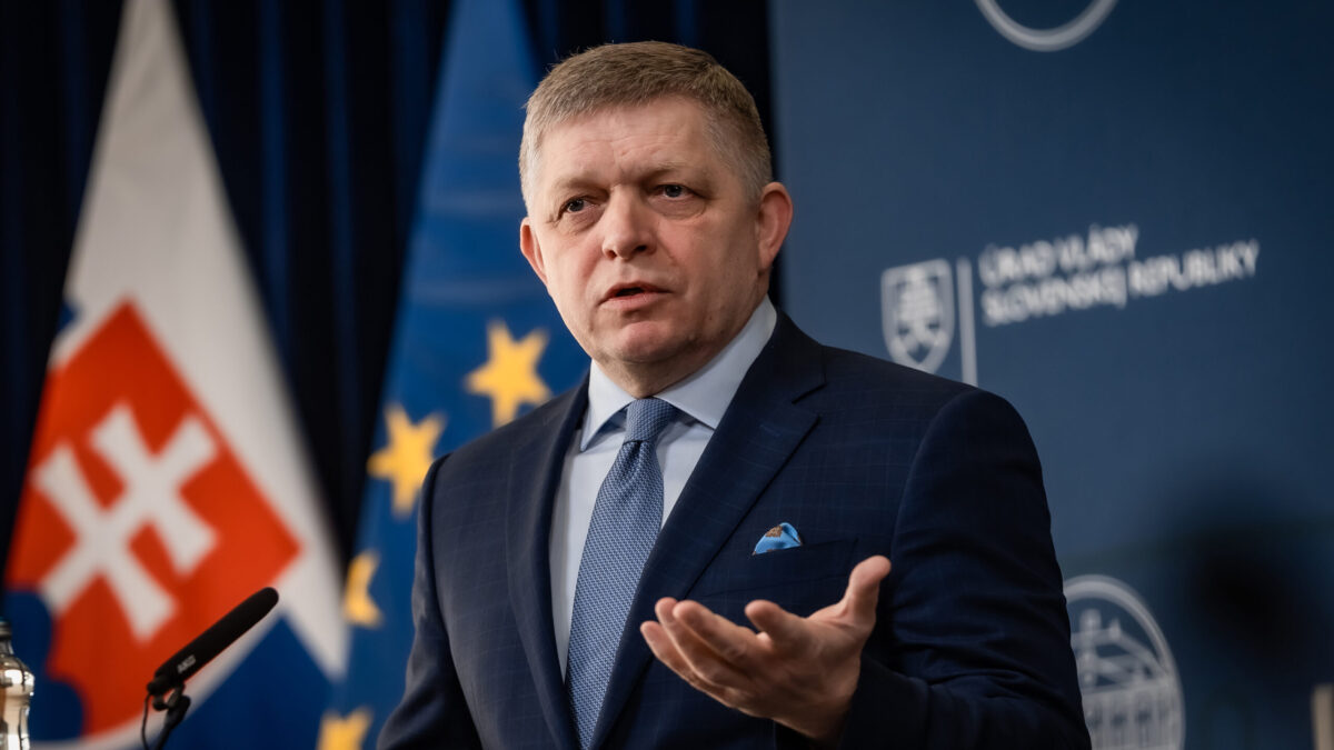 Fico ťahá Slovensko gréckou cestou, najhorší rating za posledných 20 rokov je dôkazom zlyhania vlády – VIDEO, FOTO