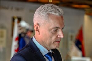 Ferenčáka fyzicky napadol neznámy páchateľ, poslanca museli ošetriť na pohotovos...