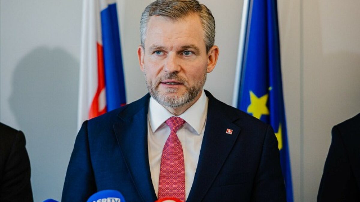 Prezident Pellegrini vráti parlamentu dva zákony, dôvodom sú prílepky