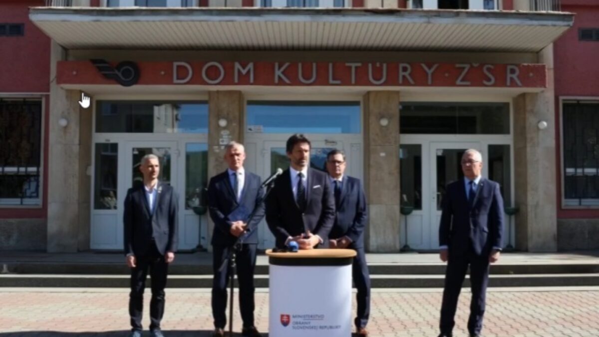 Kaliňák avizoval obnovenie Vojenského umeleckého súboru Jánošík, výberové konania sú už v príprave