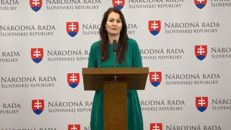 Liberáli podávajú pre Pellegriniho banket podnet na NKÚ, Holečková poukázala na vzorec neefektívneho míňania peňazí – VIDEO