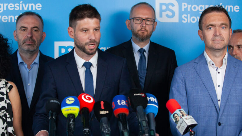Zmrazenie eurofondov bude podľa opozície hanba a katastrofa, Šimečka hovorí o dôsledku Ficovej vlády