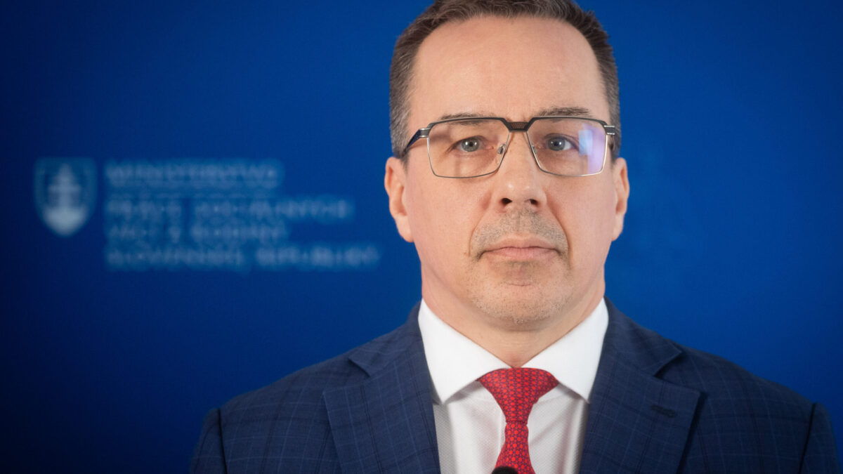 Projekt Práca namiesto dávok zamestnal takmer tritisíc ľudí, Tomáš ho hodnotí ako úspešný – VIDEO