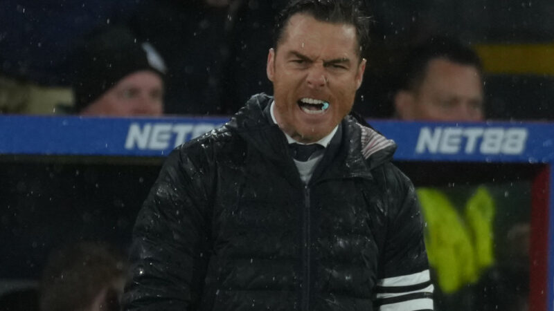 Dúbravka prišiel o trénera. V Burnley po zostupe z Premier League odvolali kouča Parkera