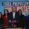 Vyjde zo svojej luxusnej vily a šaškuje pred kamerami, opozícia kritizuje Ficovu...