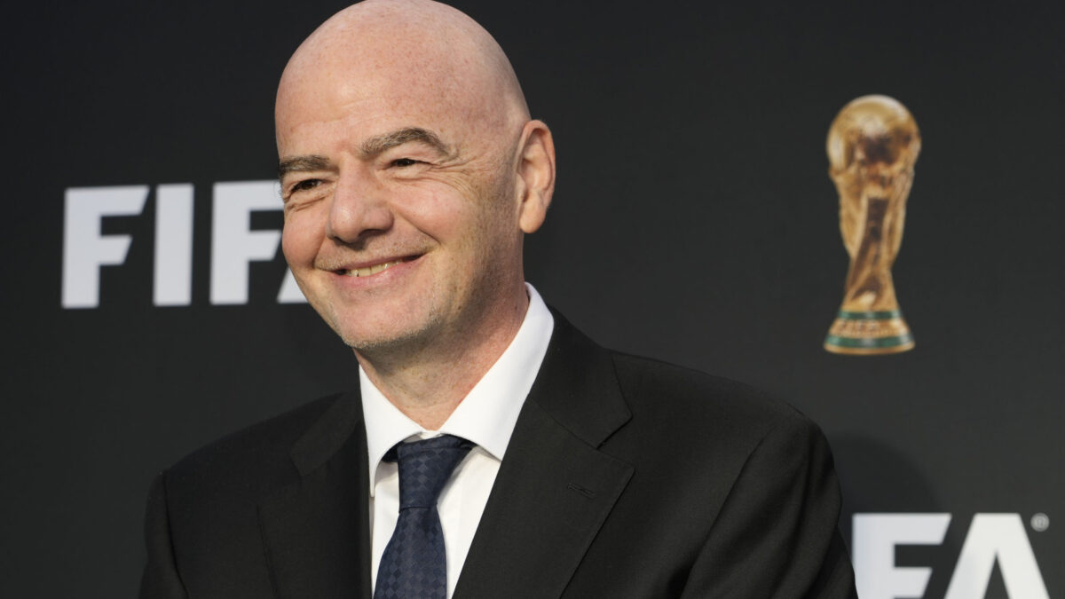 Infantinove šance na znovuzvolenie za prezidenta FIFA stúpli, získal podporu africkej aj ázijskej konfederácie