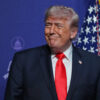 Trump uviedol, že zvýši clá na autá z EÚ na 25 percent