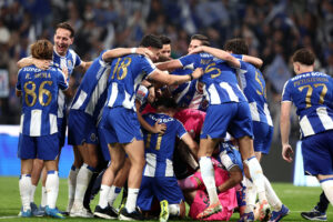 Ďalšia európska súťaž pozná svojho šampióna. Porto ovládlo portugalskú ligu, Mou...