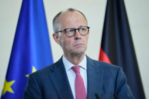 Merz povedal, že sa nevzdáva spolupráce s Trumpom
